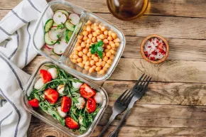 weekly healthy meal plan prep in containers