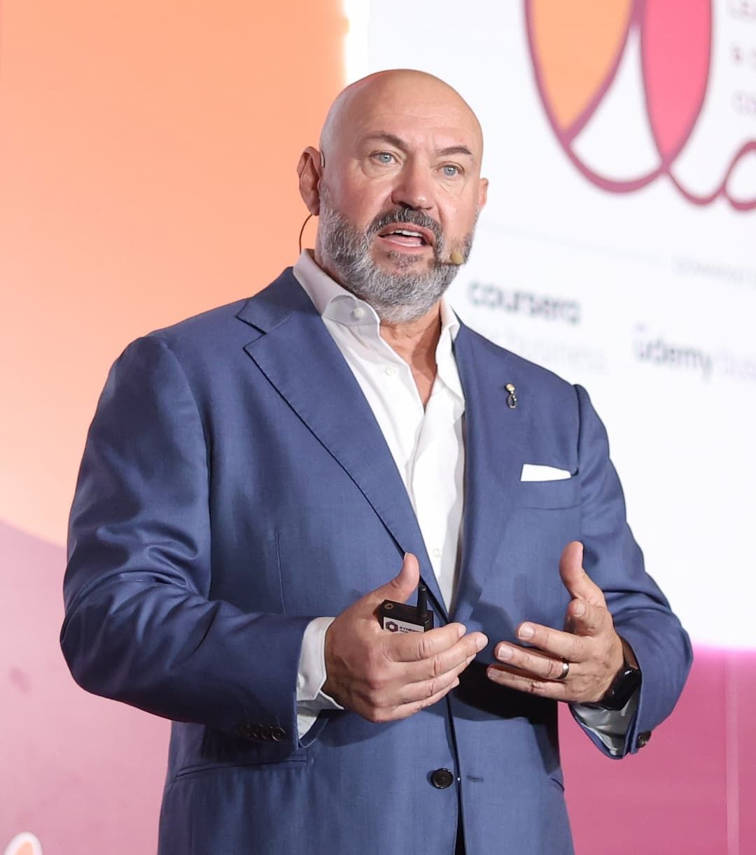 Self-leadership Motivational Keynote Speaker Andrew Bryant